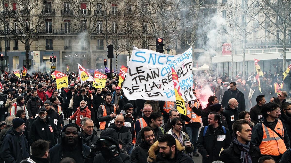 Editorial spécial mouvement SNCF : La force des travailleurs, c'est la grève !