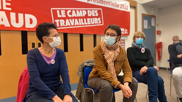 Candidate à la présidentielle, Nathalie Arthaud (LO), de passage dans le Loiret, veut  ”renverser le système, pas le gérer”