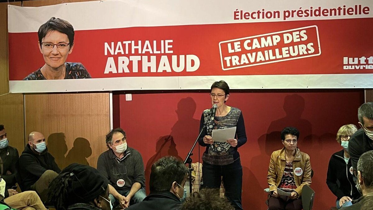 Nathalie Arthaud en meeting à Orléans pour “le camp des travailleurs”