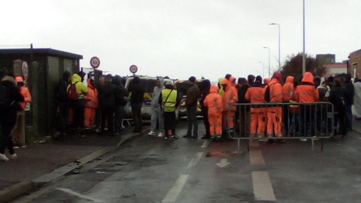 La grève continue