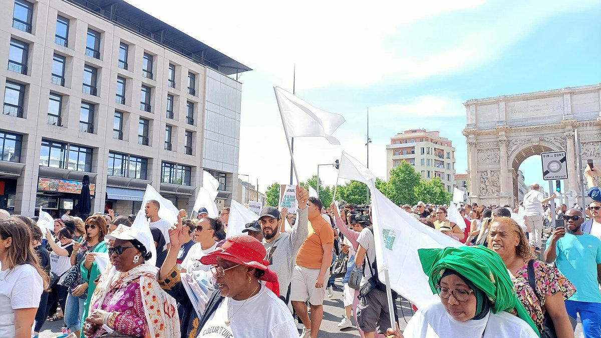 La mobilisation des familles des jeunes tués 