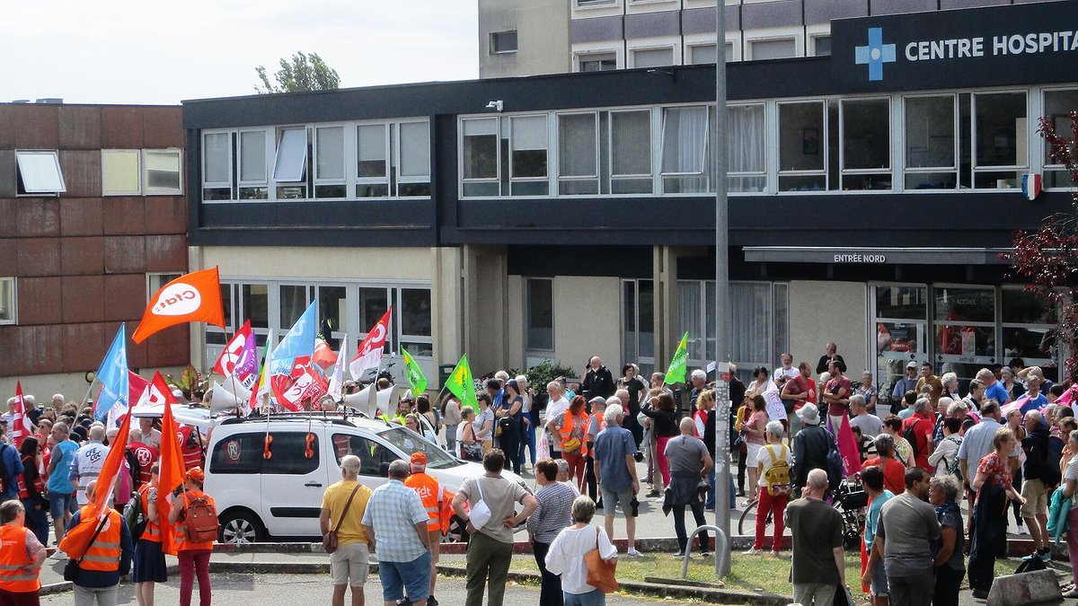 300 manifestants contre la fermeture des services d'Urgences