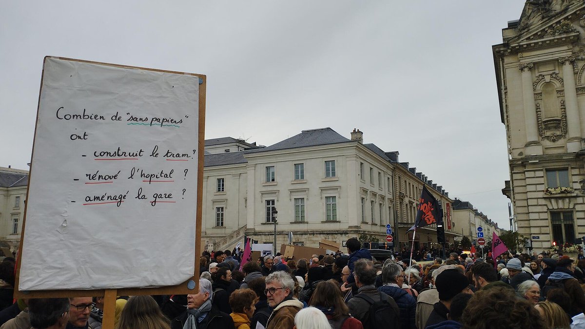 Rassemblement de soutien aux sans-papiers et aux sans-logis