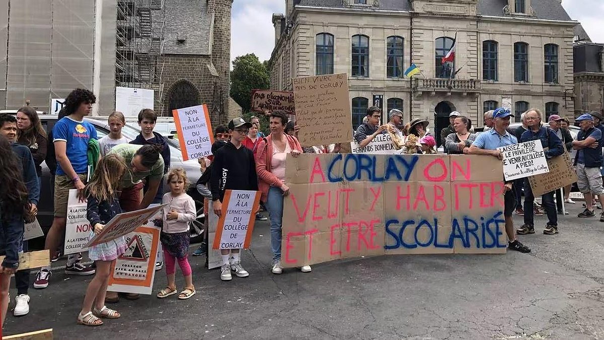 Non à la fermeture du collège !