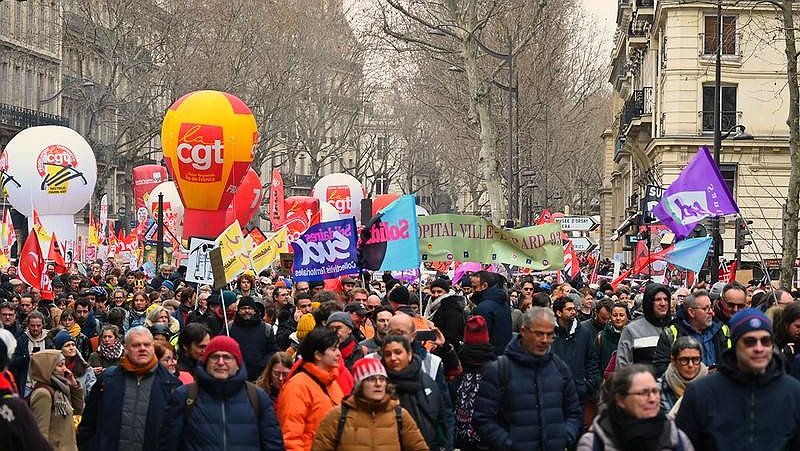 La motion de censure des travailleurs, c'est la grève !