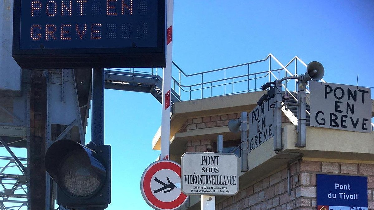 Illustration - « PONTS EN GRÈVE »